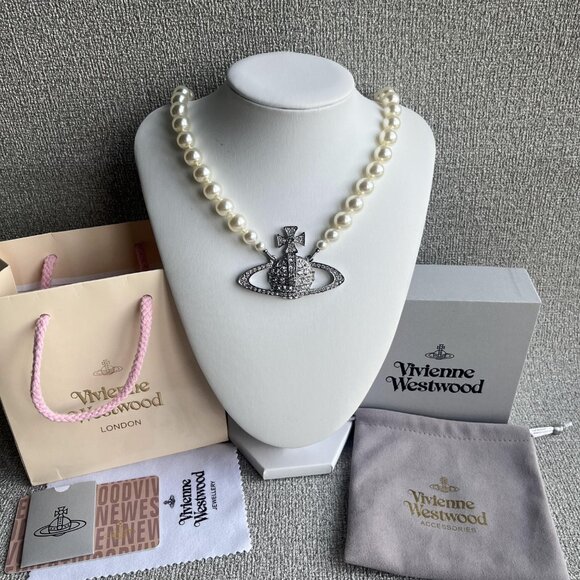 Vivienne Westwood Pearl Necklace Large Brand New - Picture 2 of 5